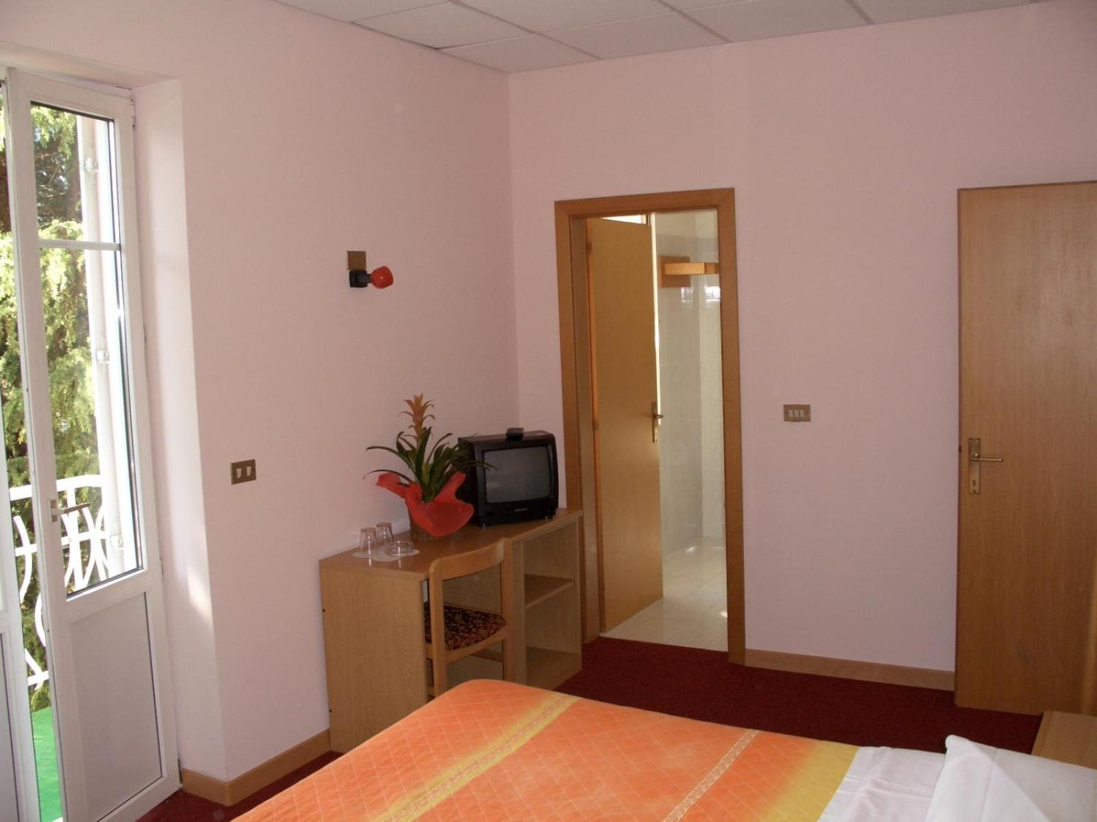 Hotel Bellaria Levico Terme Exterior photo