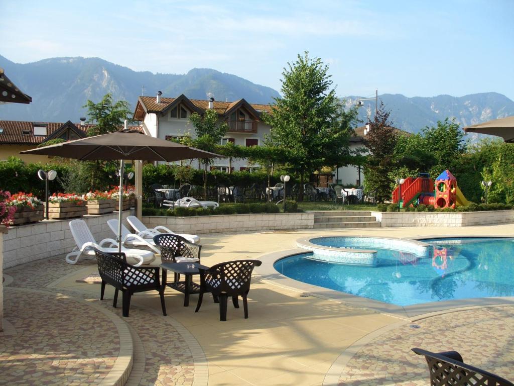 Hotel Bellaria Levico Terme Exterior photo