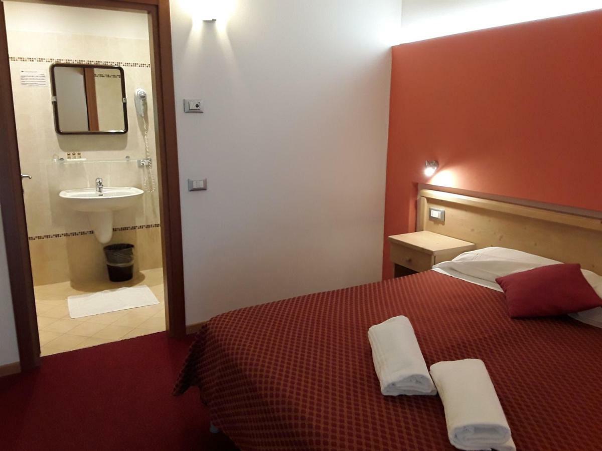 Hotel Bellaria Levico Terme Exterior photo